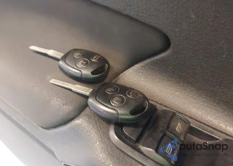 2013 Ford Fiesta Se z USA, uszkodzony, nr VIN 3FADP4BJ3DM199922